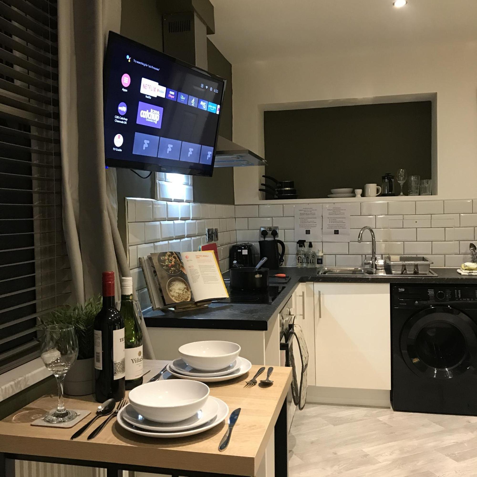 Contemporary 1 Bed Studio For Comfy Stay In Уигън Екстериор снимка